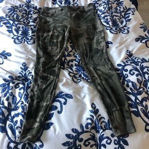 Camo leggings